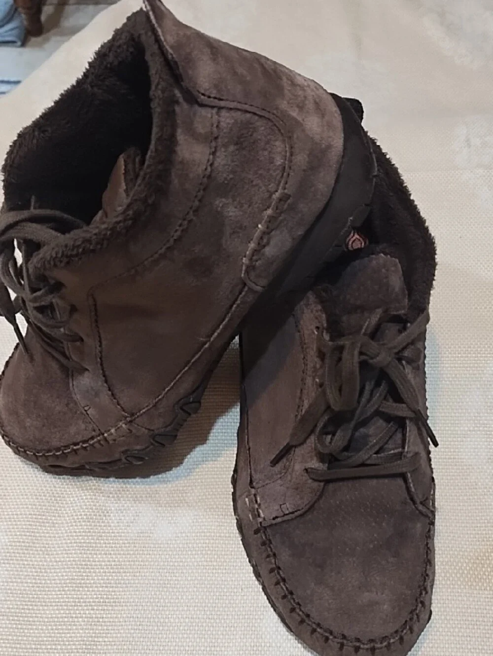 Skechers Women's Dark Brown Suede Lace-Up Ankle Booties 8.5 Memory Foam VGC.